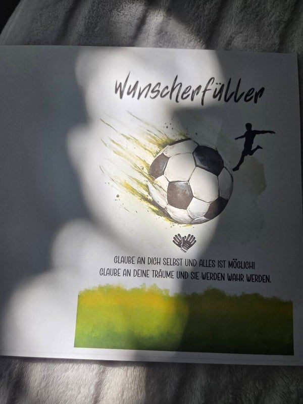 Fußball Wunscherfüller DIY Klappkarte Geldgeschenk | A6 Grusskarte zum Ausdrucken 14,8 cm x 21 cm | Karte selber basteln | Geschenk für Jungen & Fußballer | Last-Minute-Geburtstagsgeschenk Sofort-Download pdf-Datei