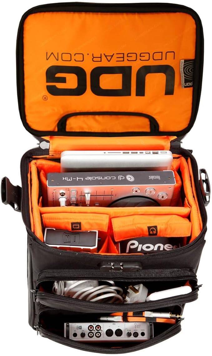 UDG Ultimate Digital Trolley to Go Wasserabweisendes Nylon 420D Gepolstertes Hauptfach bietet Platz für bis zu 15" Laptop Vinyl Tonregler und MIDI-Controller (Pioneer DDJ-WeGO2, Rane Sixty-Four, NI Traktor Z2, Reloop Mixage IE, Vestax Spin 2, Novation Twi