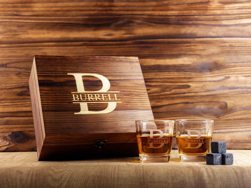 Personalisiertes Whiskeyglas-Set mit Holzkiste, Geschenk für Trauzeugen, Geschenk für den besten Mann, Antrag an den Trauzeugen, Geschenk für den Freund, Geschenke für Männer  Handgefertigt Versand aus einem Kleinunternehmen in Deutschland  Materialien: G