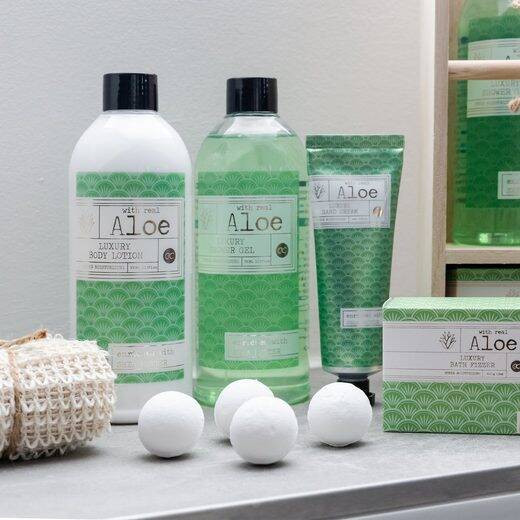 ACCENTRA Pflege-Geschenkbox "Premium Collection" Badeset mit Aloe Vera & Sheabutter, 8-tlg., Dermatologitsch getestet Hochwertiges Bade-Geschenkset Ob als Geburtstagsgeschenk, zu Weihnachten oder Vater- bzw. Muttertag Der Badeschwamm eignet sich perfekt f