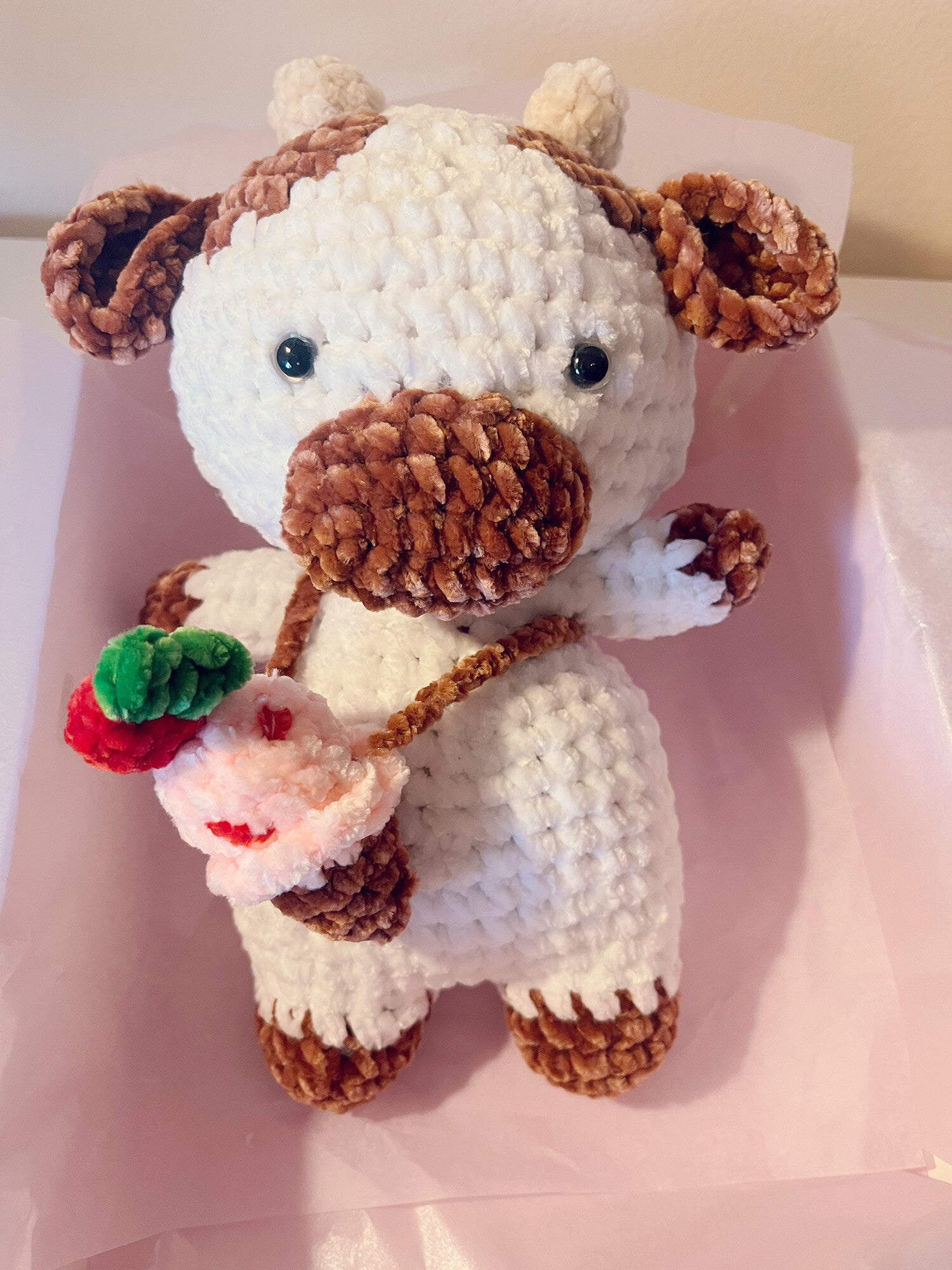 Vaca con bolso fresa