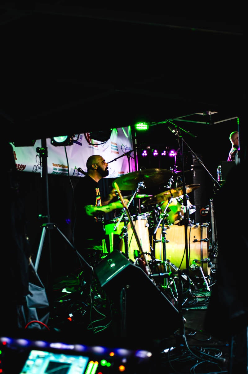 000457-standard-7hkho4.jpg