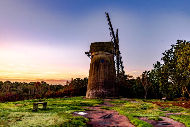old-windmill-nidston-hill-birkenhead-liverpool-3-standard-b7pcqr.jpg