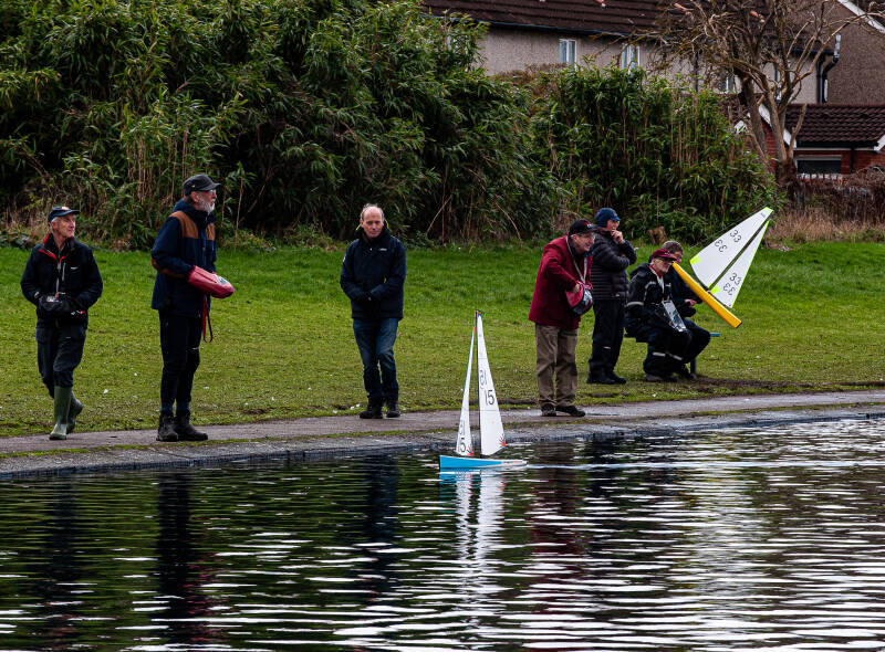 pastimes-messing-around-with-boats-birkenhead-boating-lake-birkenhead-standard-0lkxjz.jpg