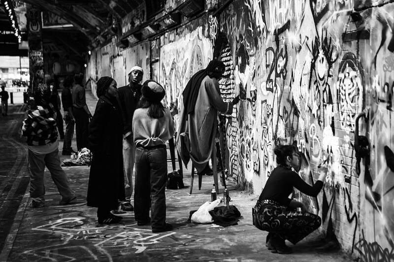 street-artists-at-work-tthe-only-legal-place-in-u-k-to-do-street-art-london7_11_25-standard-9w33go.jpg