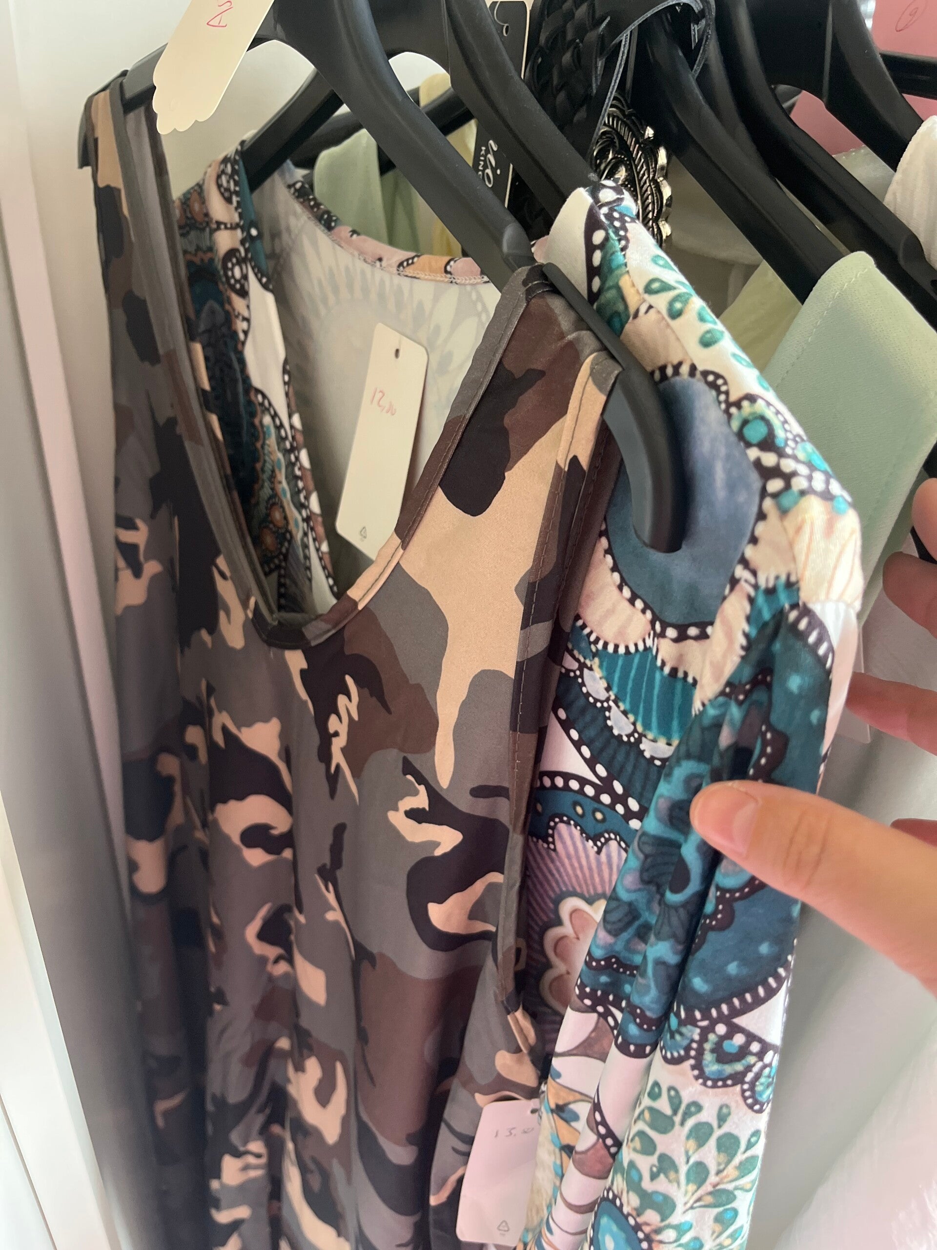 Ash kleding