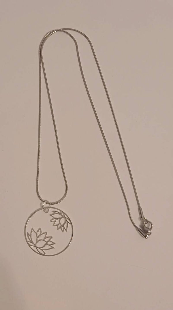 Halskette mit Verschluss Lotus
