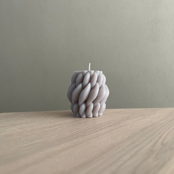 Kaars Liz lichtgrijs