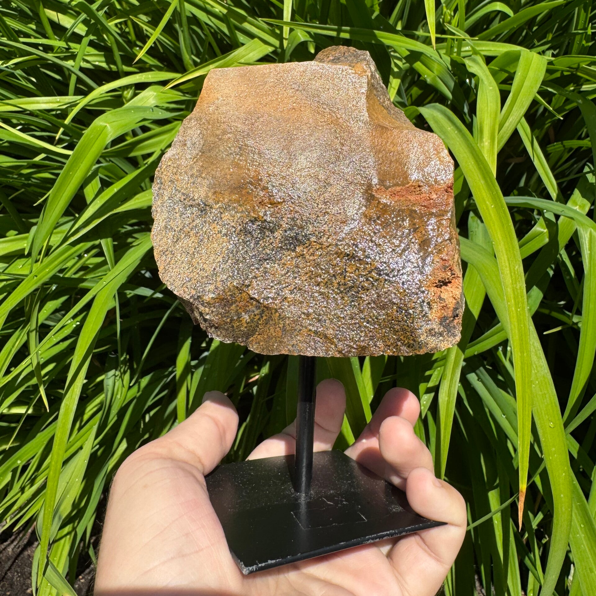 Bruine jasper op standaard
