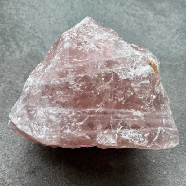 Roze kwarts ruw 1,7+ kg