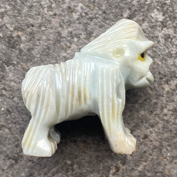 Stenen beeldjes gorilla