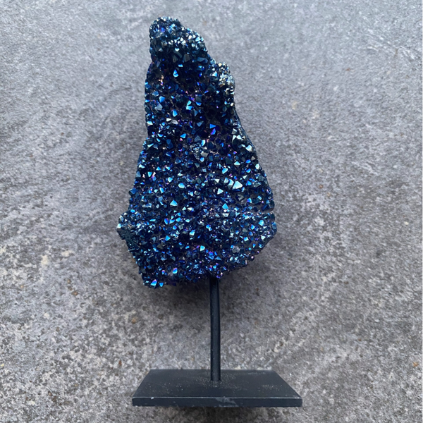 Blauwe titanium kwarts op standaard #1