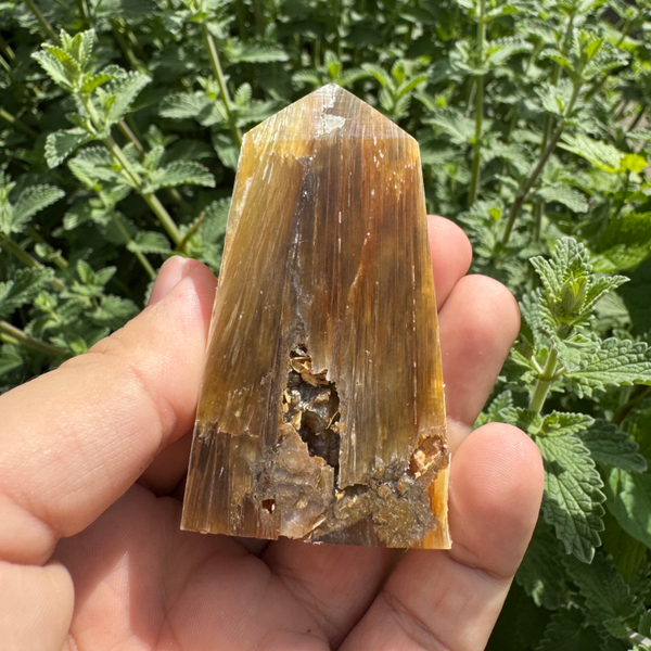 Mica obelisk #1