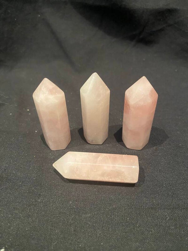 Roze kwarts obelisk