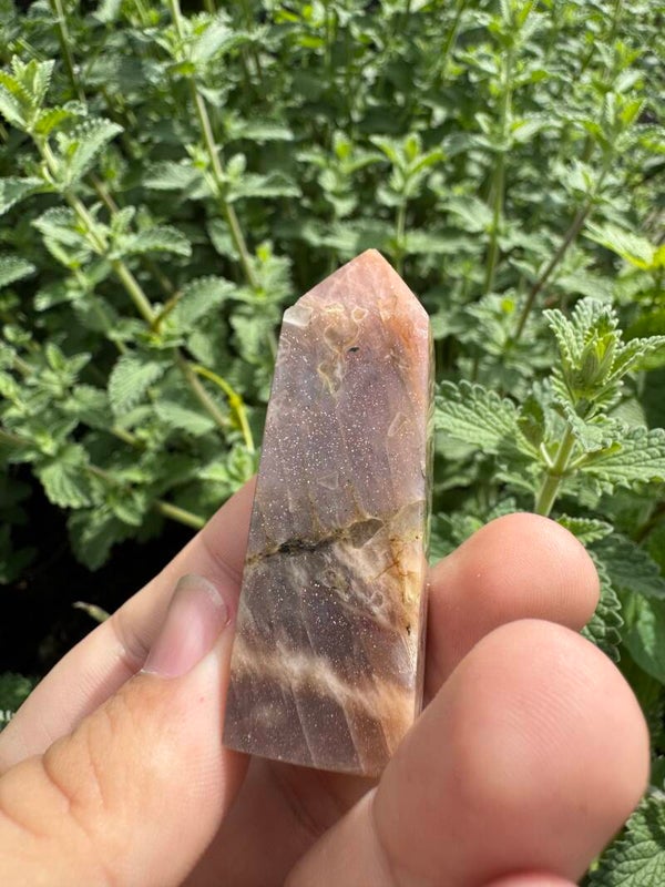 Golden sunstone obelisk #1