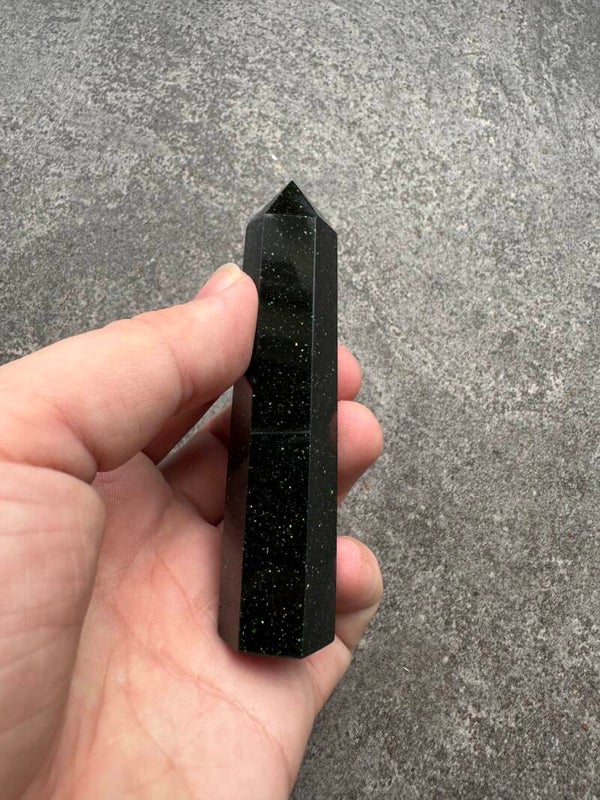 Groene goldstone obelisk #2