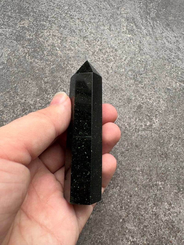 Groene goldstone obelisk #3