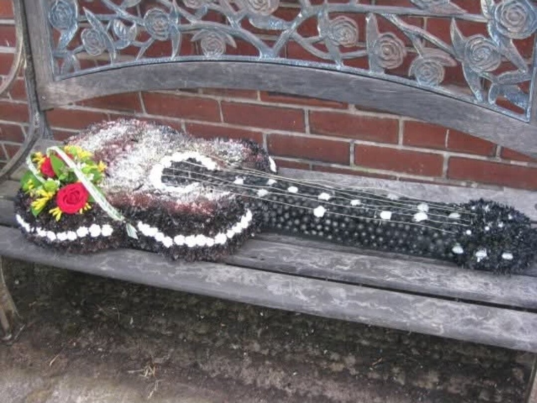 Funeral sympathy flowers market drayton