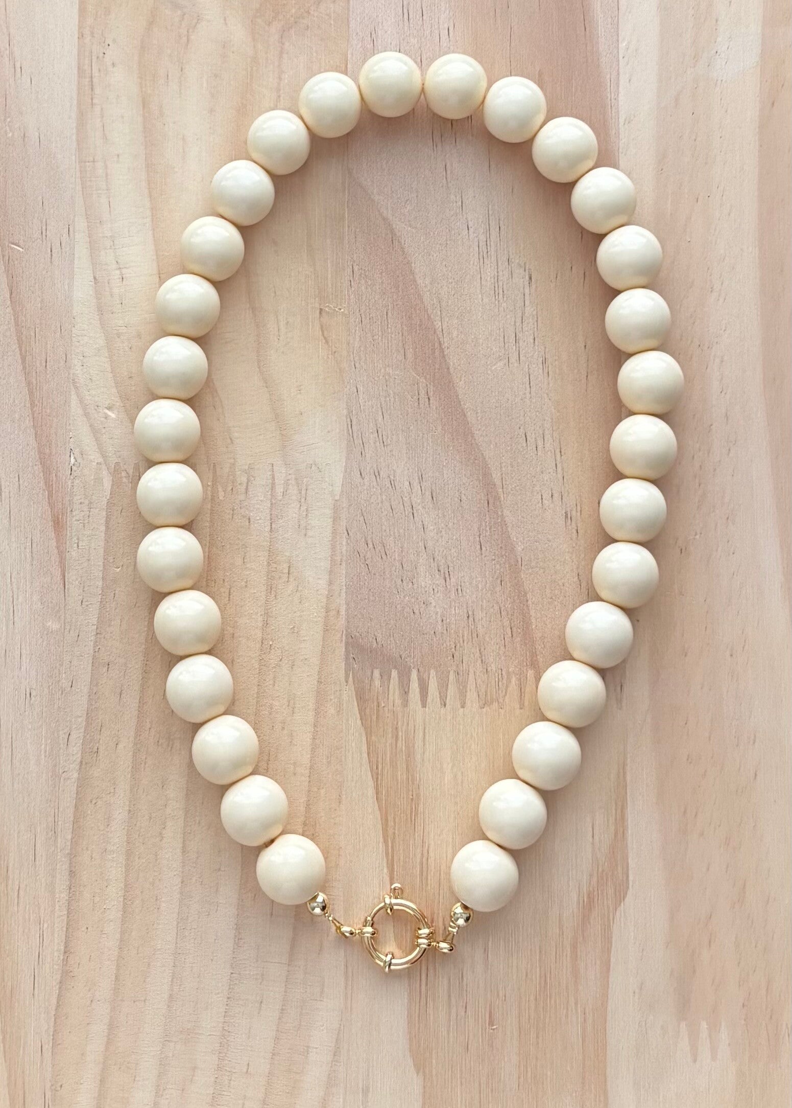 Grote kralenketting Crème