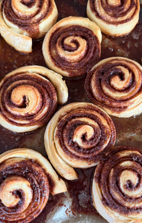 Cinnamon Rolls (8)