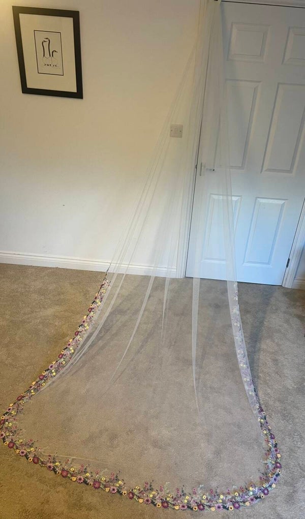 Colourful wildflower veil 🌷🪻