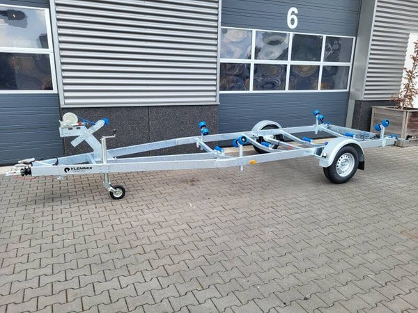B Vlemmix boottrailer 1x 1500kg AS 631x220cm
