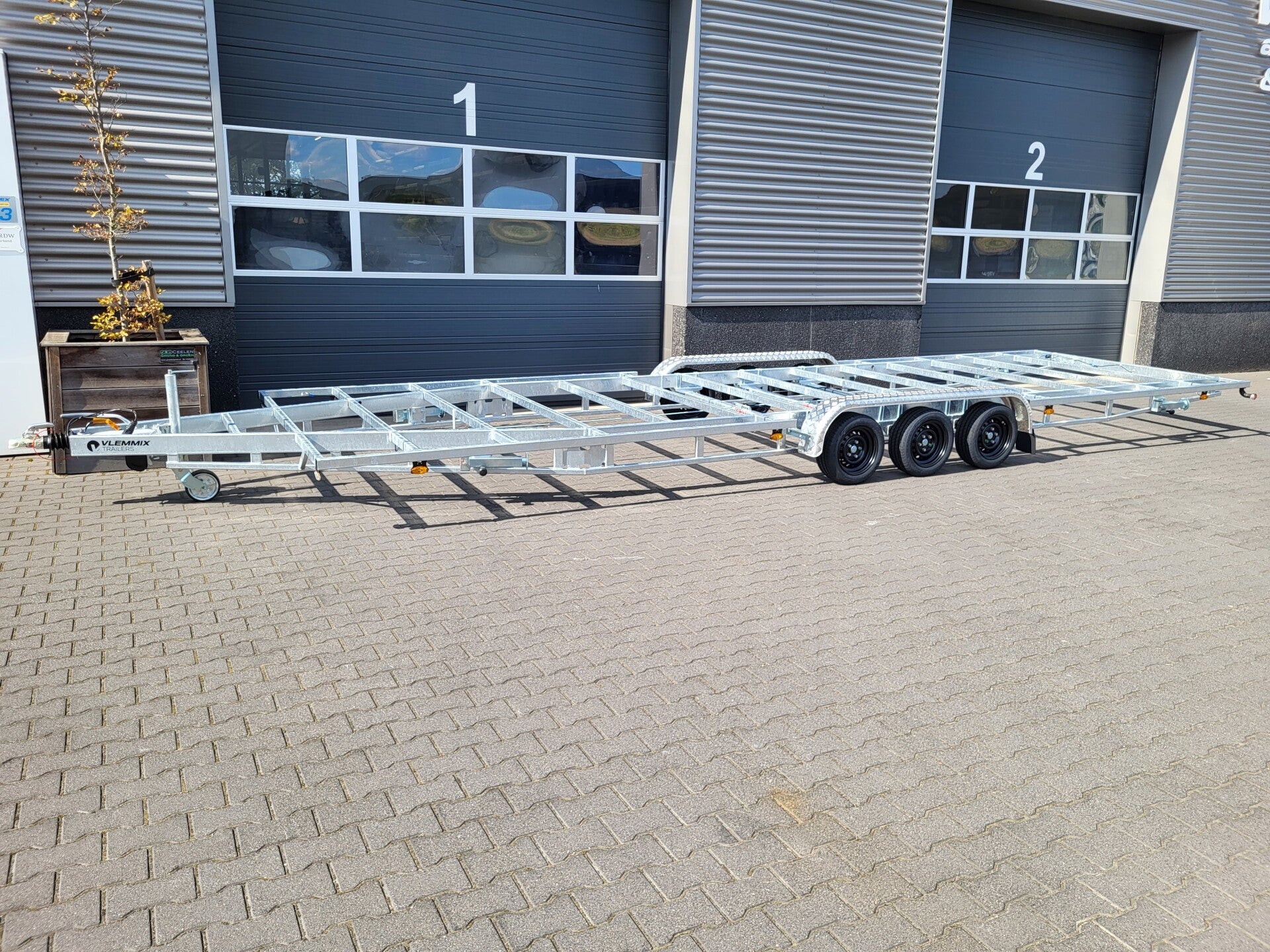 L Vlemmix TH840 3500KG 3x 1350KG AS 840x244cm