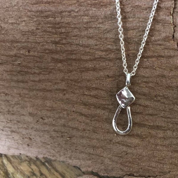 Ketting druppel met vierkantje  KZ-014