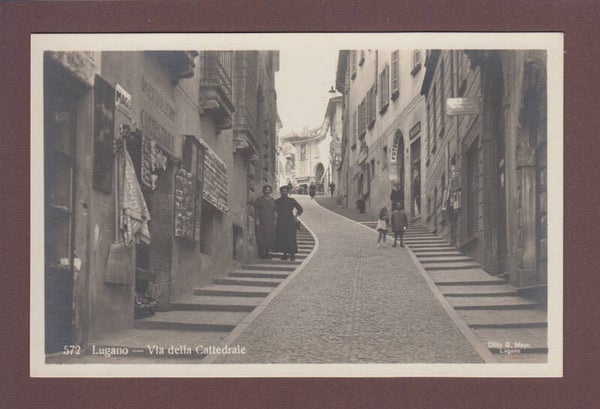 LUGANO - Via della Cattedrale - Gente