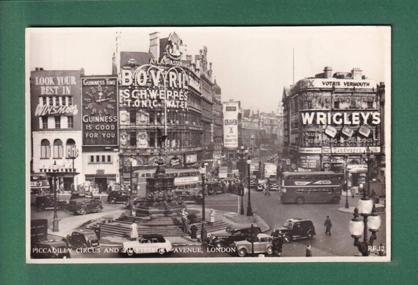 LONDON - Piccadilly Circus and Shaftesbury Avenue