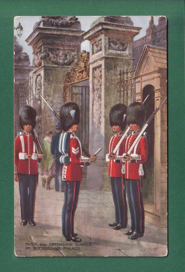 LONDON - Irish and Grenadier Guards at Buckingham Palace