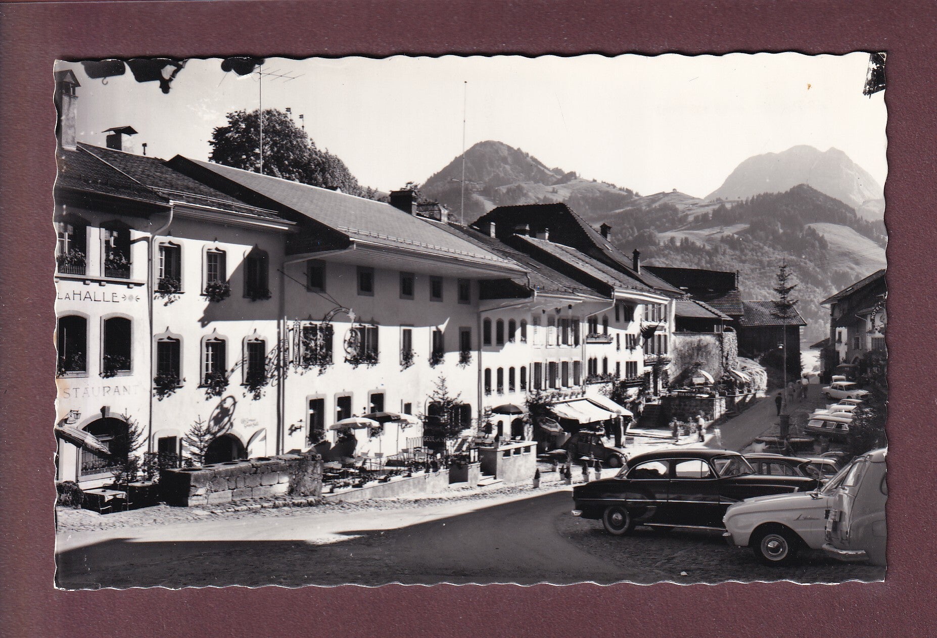GRUYERES - Autos - Moléson