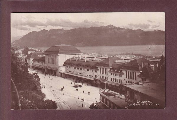 LAUSANNE - La Gare et les alpes