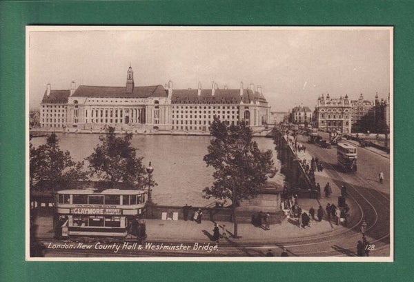 LONDON - New County Hall - Westminster Bridge