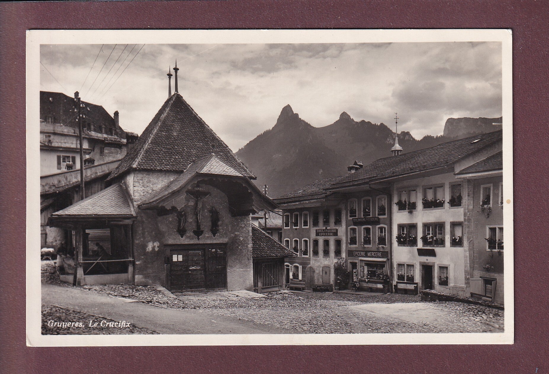 GRUYERES - Le Crucifix