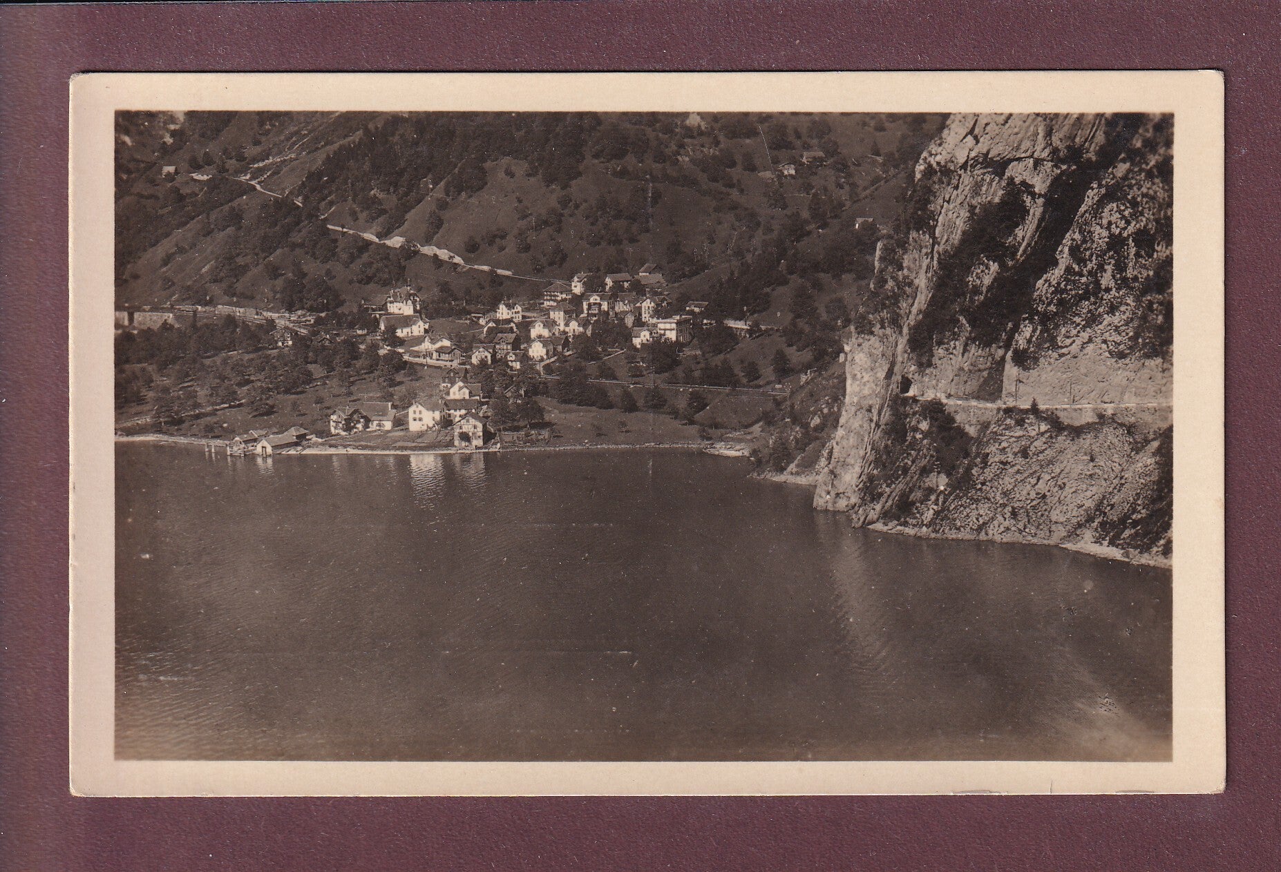 AXENSTRASSE mit Sisikon - Flieger-Postkarte