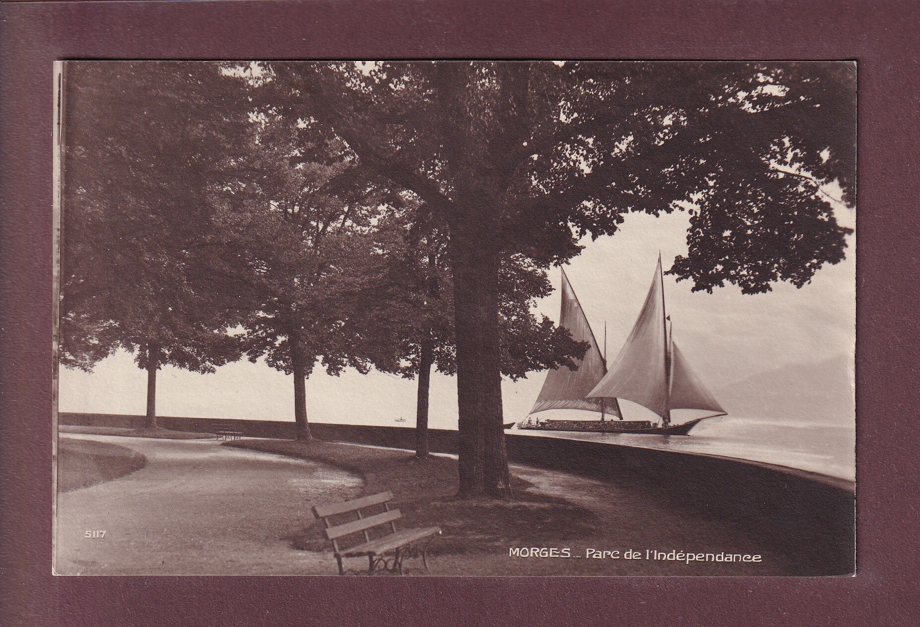 MORGES - Parc de l'Indépendance - Barque du Léman - 1920