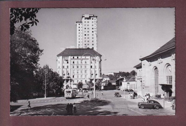 LA CHAUX-DE-FONDS - Place de la Gare