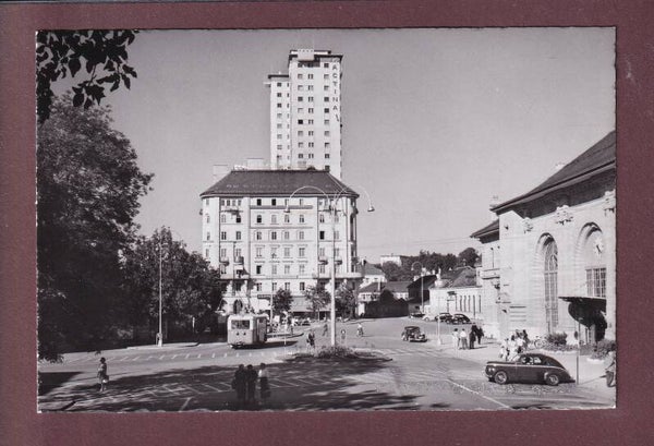 LA CHAUX-DE-FONDS - Place de la Gare
