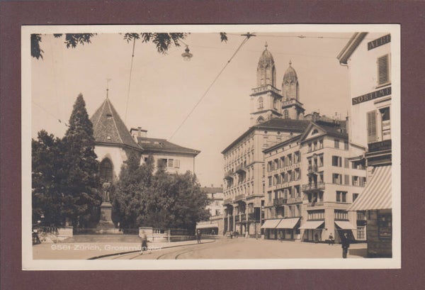 ZÜRICH - Partie mit Grossmünster