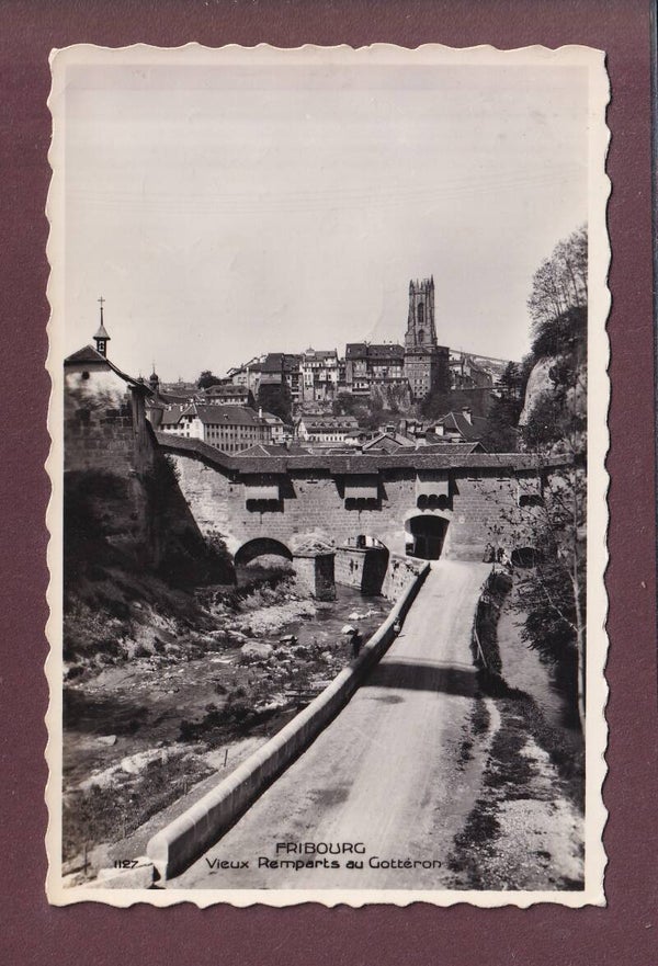 FRIBOURG - Vieux Remparts au Gottéron - 1952