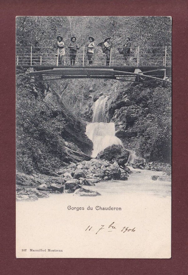 Montreux - GORGES DU CHAUDERON - Animé // pli d'angle //