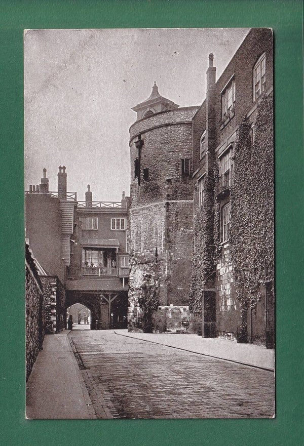 LONDON - The Tower - Byward Tower