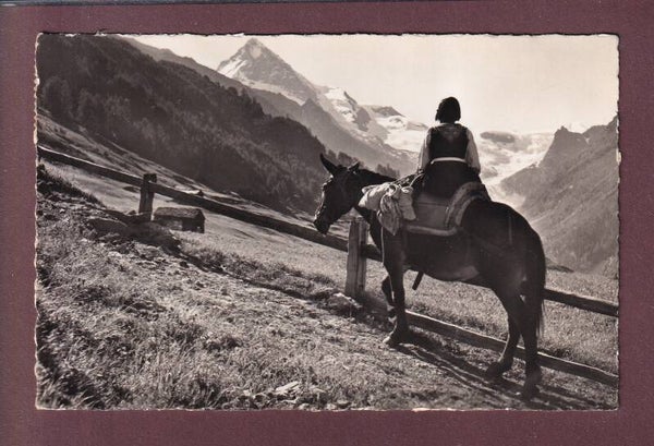 A LA FORCLAZ d'Hérens - Enroute pour les Mayens - 1951