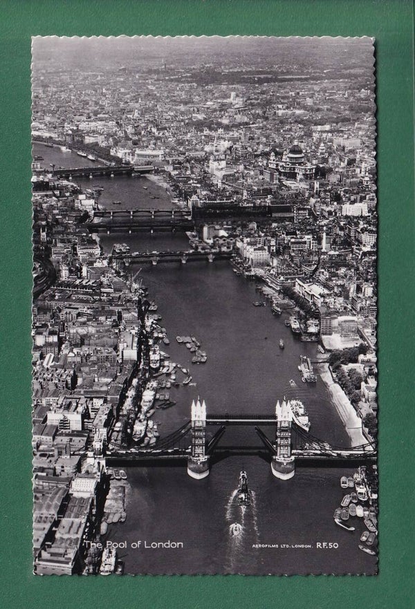 LONDON - The Pool - Aerial view
