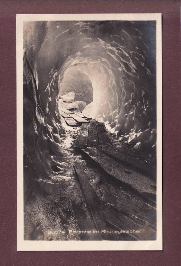 Eisgrotte im RHONEGLETSCHER