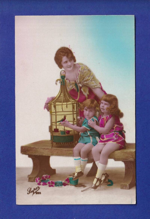 ENFANT - Jeunes filles - Oiseau - Maman