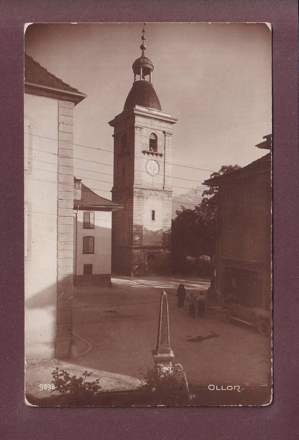 OLLON - Eglise - Voiture // pli //