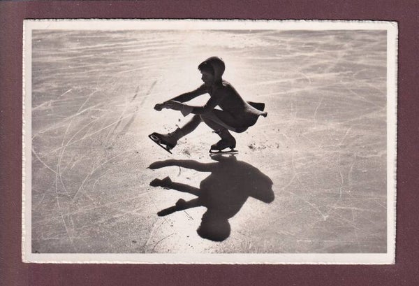 DAVOS - Eisbahn - Sitz-Pirouette - 1953 // Eckbug //