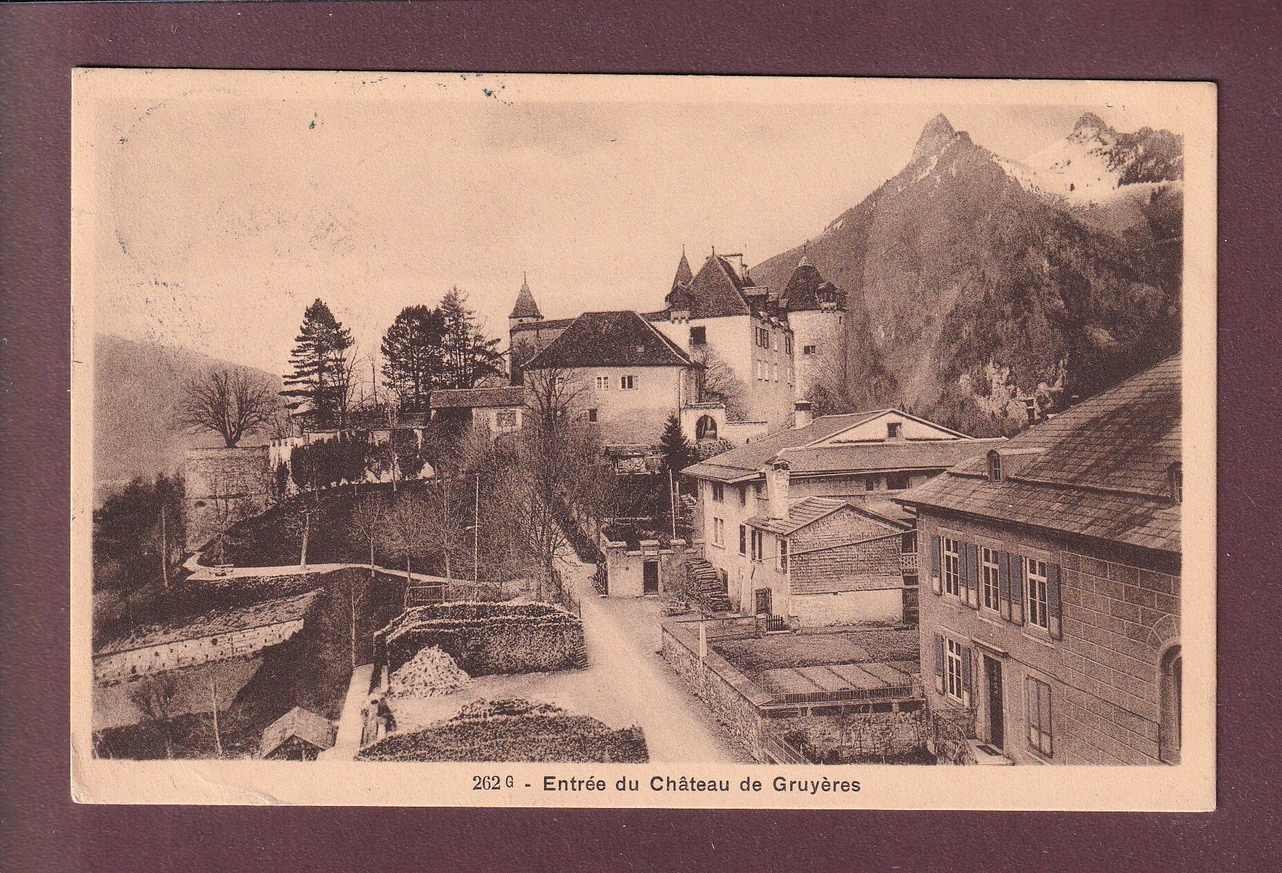 Entrée du Château de GRUYERES - 1911